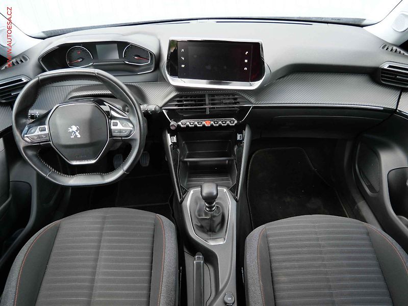 Peugeot 2008 (2020) 1.5 HDi, Active, navi, kamera - fotka 8 z 23