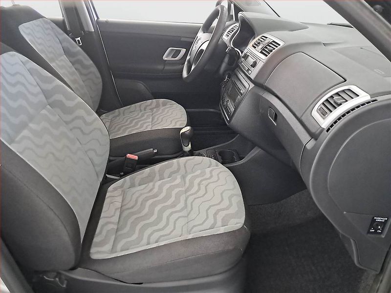 Škoda Fabia (2009) Ambiente 1.4 16V, po STK - fotka 9 z 14