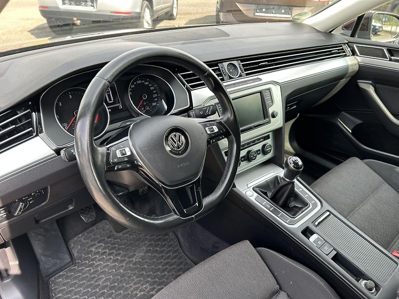 Volkswagen Passat (2018) 2,0TDI Comfortline TOP!!! - fotka 13 z 27