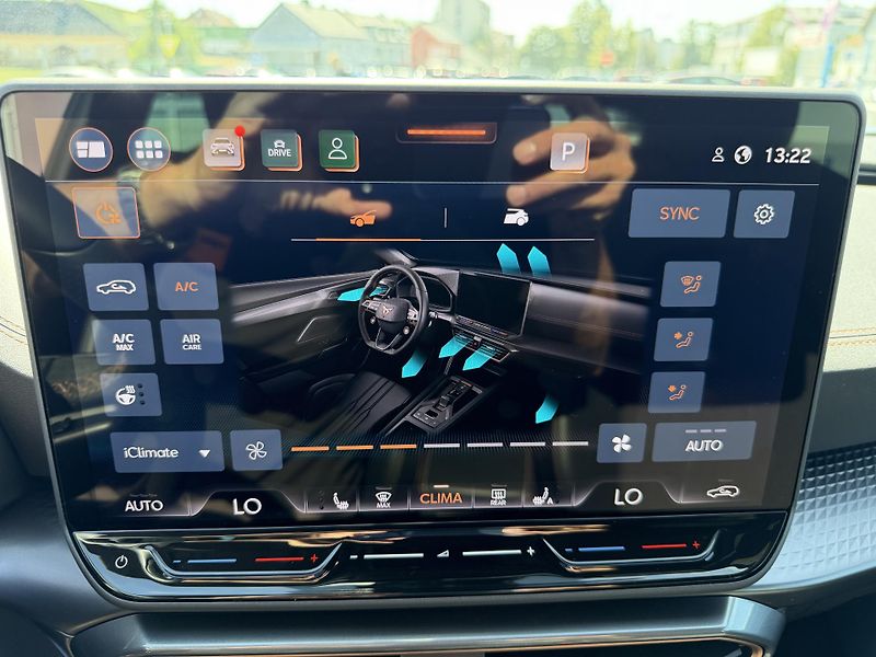 Cupra Formentor 1,5 eTSi/110kW - DSG - fotka 44 z 92
