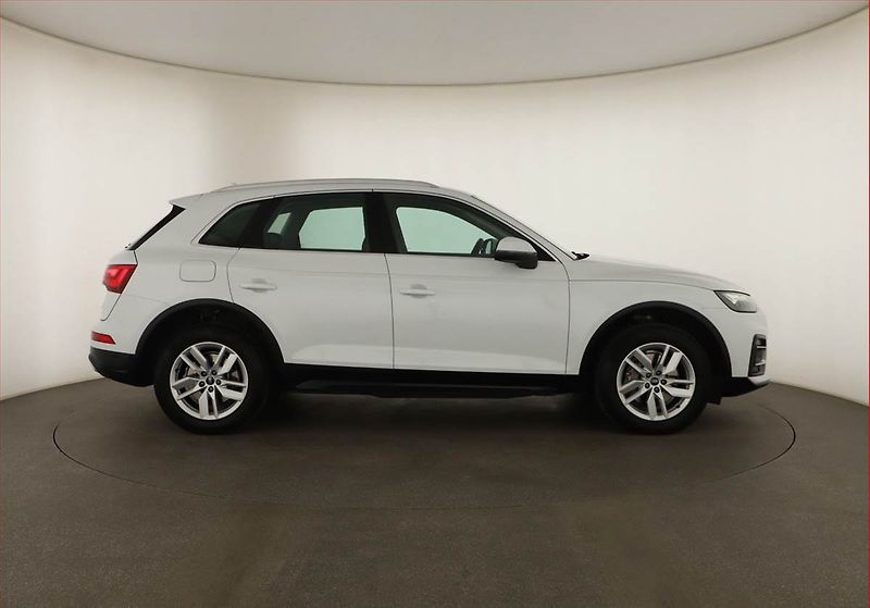 Audi Q5 (2021) 40 TDI - fotka 6 z 20