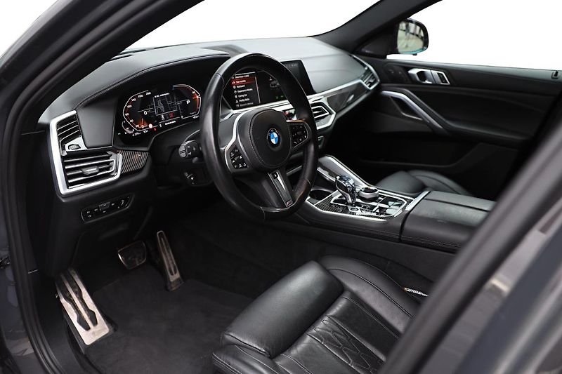 BMW X6 M50i - fotka 8 z 15