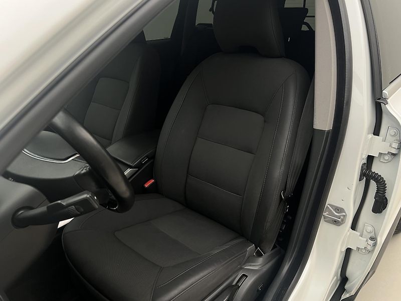 Volvo XC70 D4 AWD MOMENTUM AUT - fotka 15 z 44