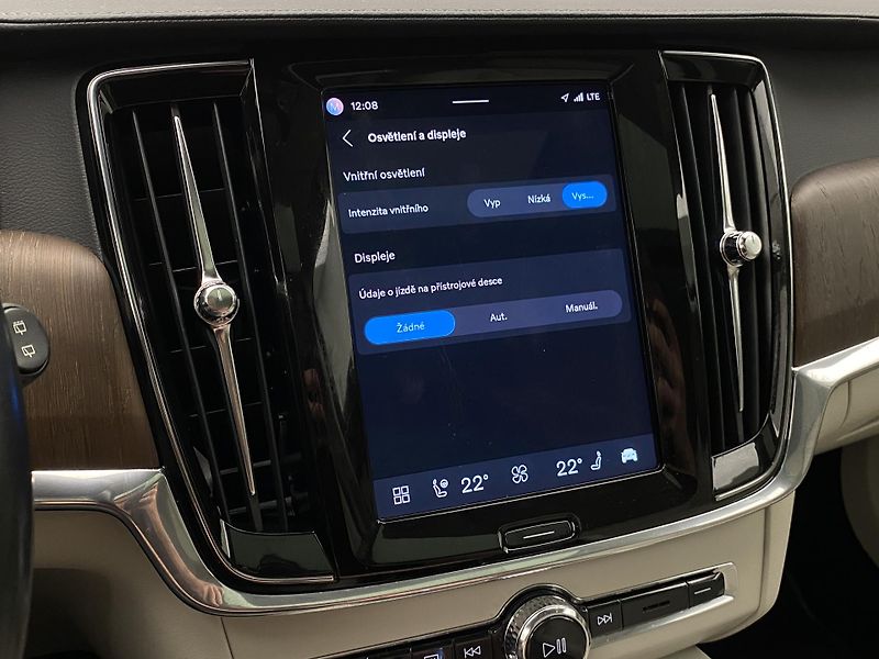 Volvo V90 B4 AWD BRIGHT PLUS AUT CZ - fotka 49 z 60