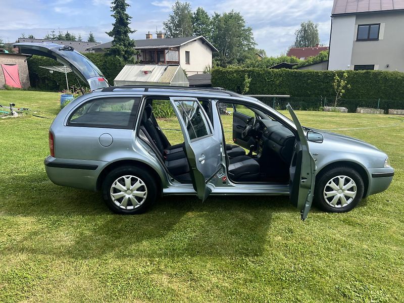 Škoda Octavia 1.9TDI 74KW,4x4,TZ,AMBIENTE - fotka 29 z 39