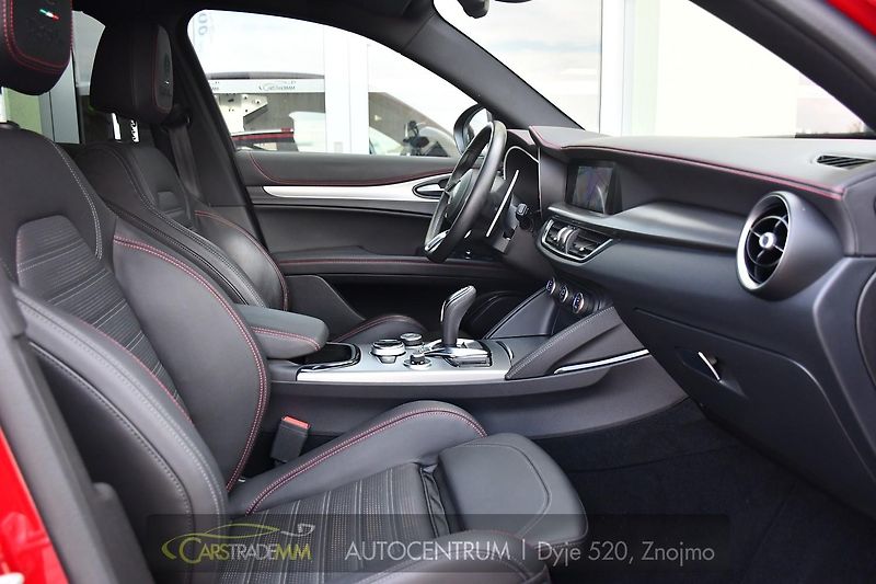 Alfa Romeo Stelvio 2.0T Q4 206KW TRIBUTO ITALIANO - fotka 12 z 50