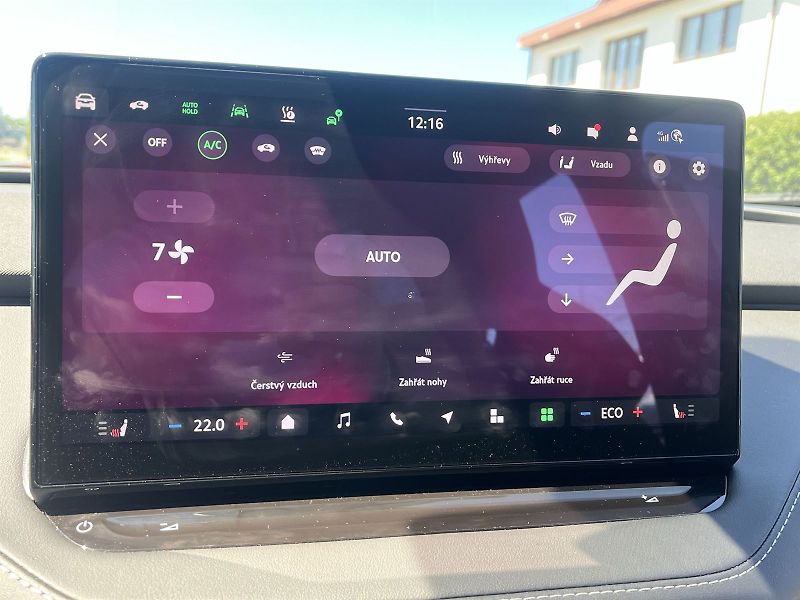 Škoda Enyaq (2025) 82 kWh 210kW Sportline 85 - fotka 16 z 27