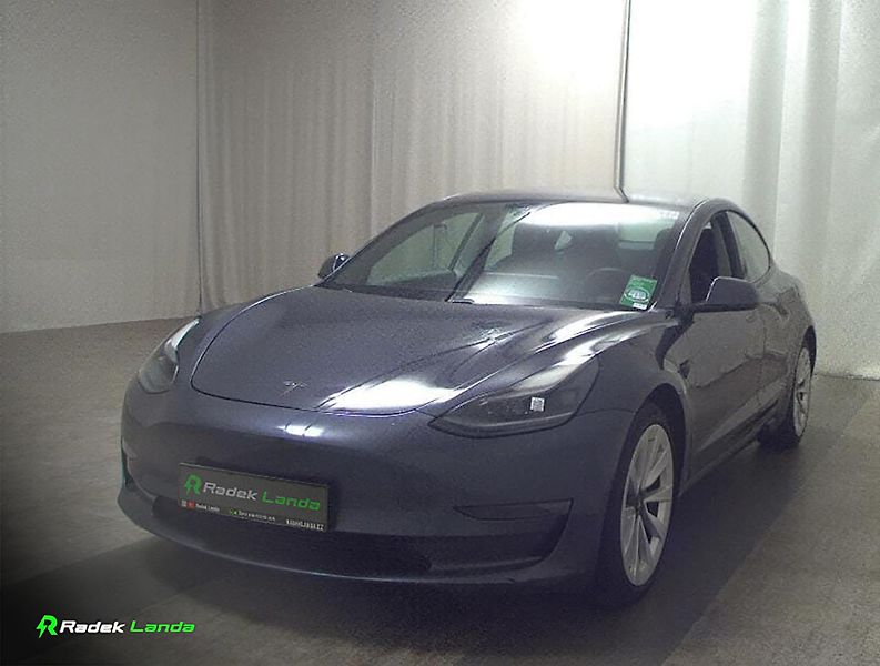 Tesla Model 3 (2021) AWD | Dual Motor, Tažné 1000kg - fotka 1 z 5