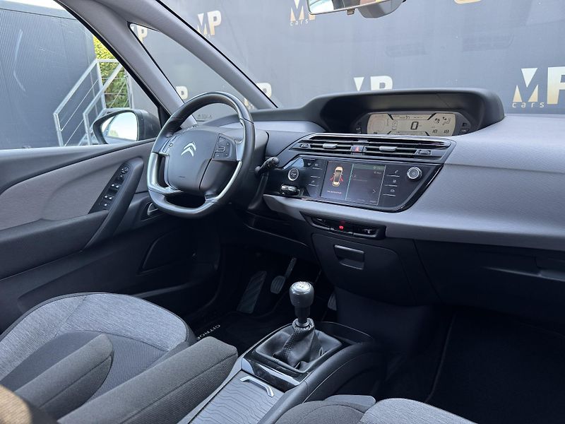 Citroën C4 Picasso (2018) 1.2 SpaceTourer PureTech tažné - fotka 15 z 44