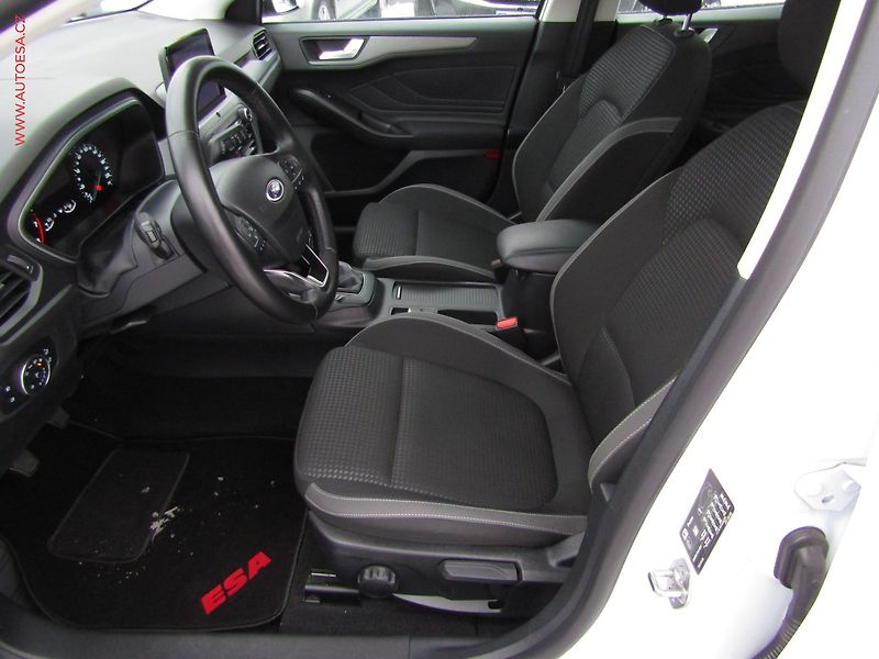 Ford Focus (2022) 1.0 EB, ČR, Trend, LED - fotka 9 z 17