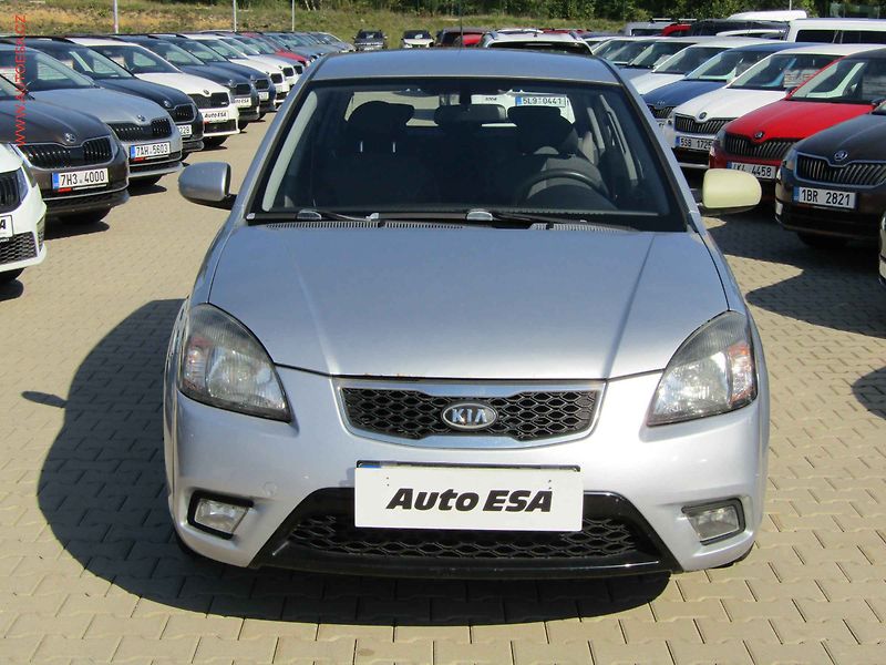 Kia Rio (2012) 1.4i, ČR, AC - fotka 2 z 17