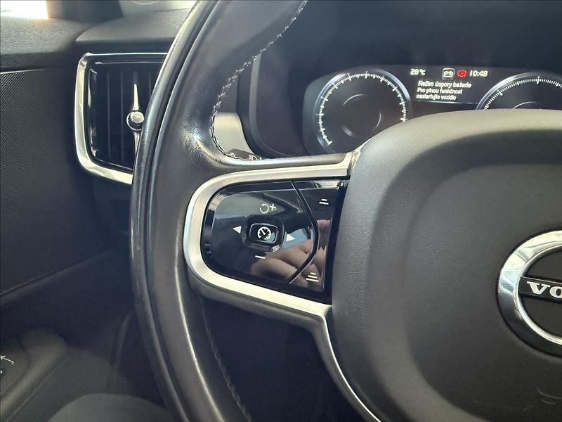 Volvo V90 2,0   140kW,D4,AWD,SERVISKA, - fotka 16 z 34