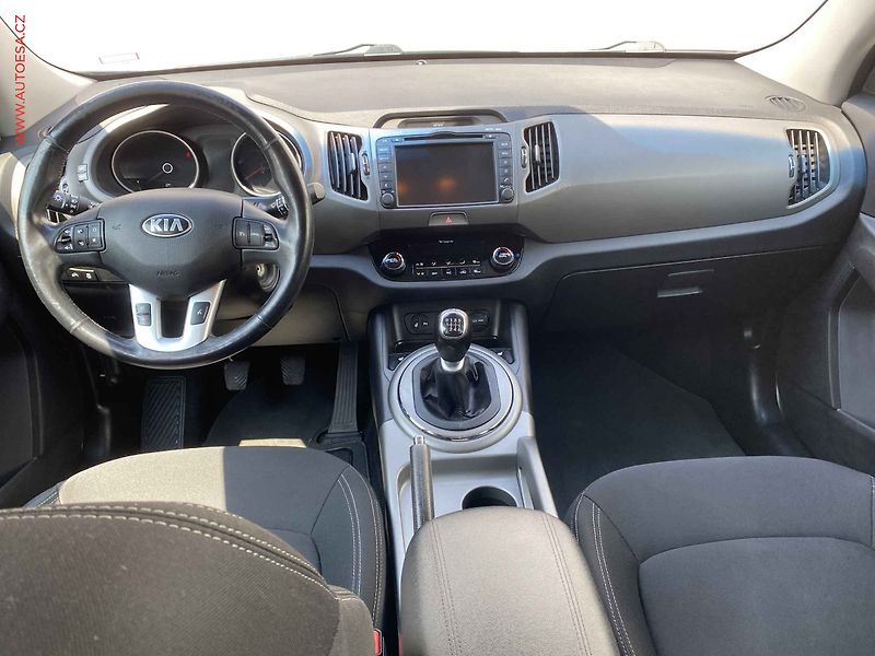Kia Sportage (2014) 1.6 GDi, AC, TZ, navi - fotka 8 z 17