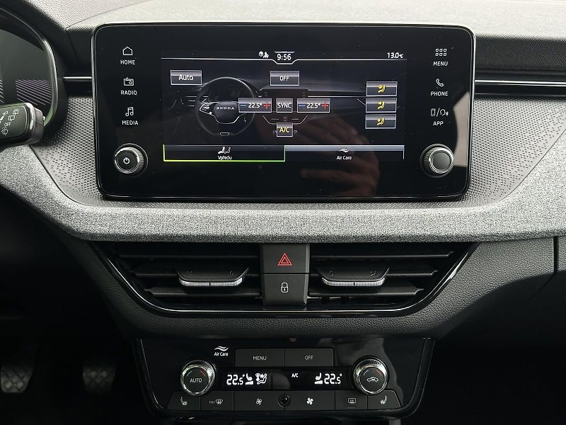 Škoda Kamiq 1.0TSi 116PS Selection 2Z.Clim - fotka 19 z 39