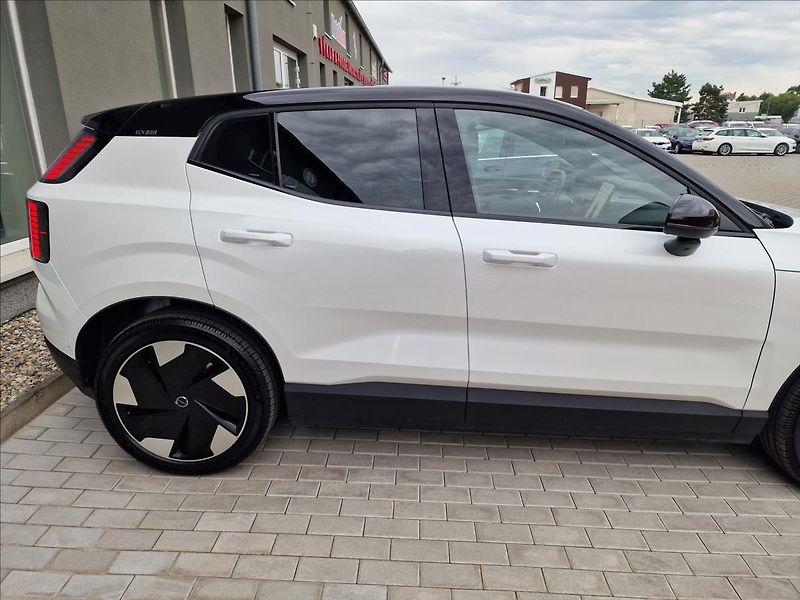Volvo EX30 AWD Ultra Twin 315kW,ČR,1.Maj - fotka 42 z 48
