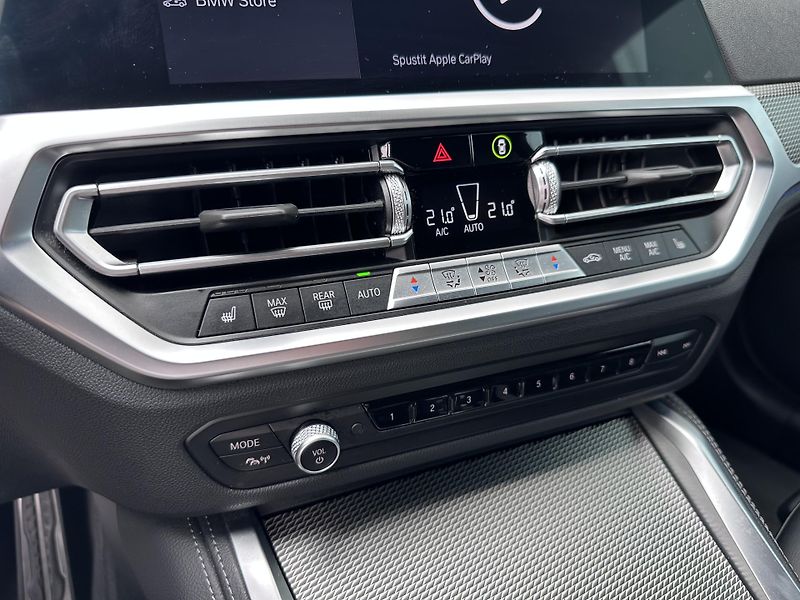 BMW Řada 4 M440i xDrive GranCoupé - fotka 23 z 29