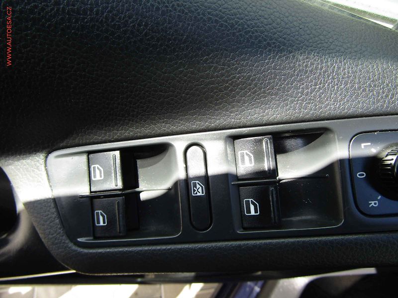 Volkswagen Tiguan (2011) 1.4 TSi, 1.maj, Trendline - fotka 11 z 16