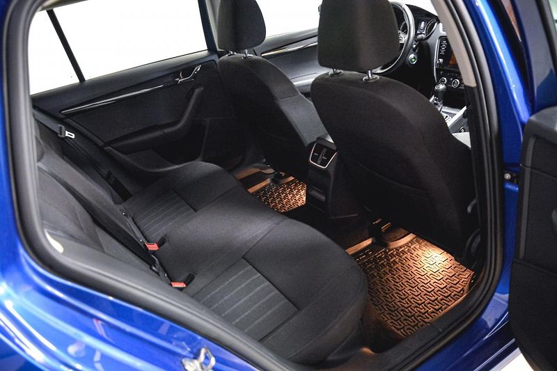 Škoda Octavia Combi 1.5 Tsi G-Tec Style 7st  - fotka 25 z 25