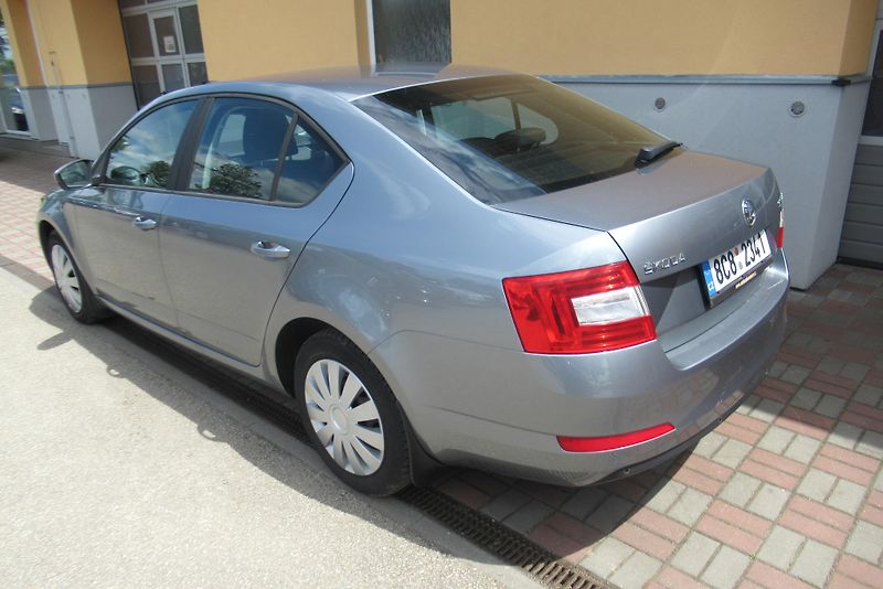 Škoda Octavia 1.6 TDi AUT.KLIMA ODPOČET DPH  - fotka 7 z 17