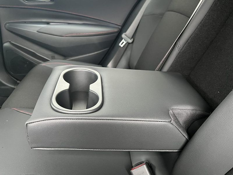 Toyota Corolla 2.0 hybrid GR SPORT - fotka 9 z 28