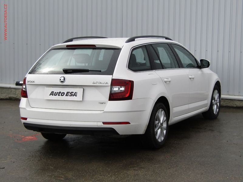 Škoda Octavia (2017) 1.8TSi 4x4, 2.maj,ČR, Style - fotka 4 z 19