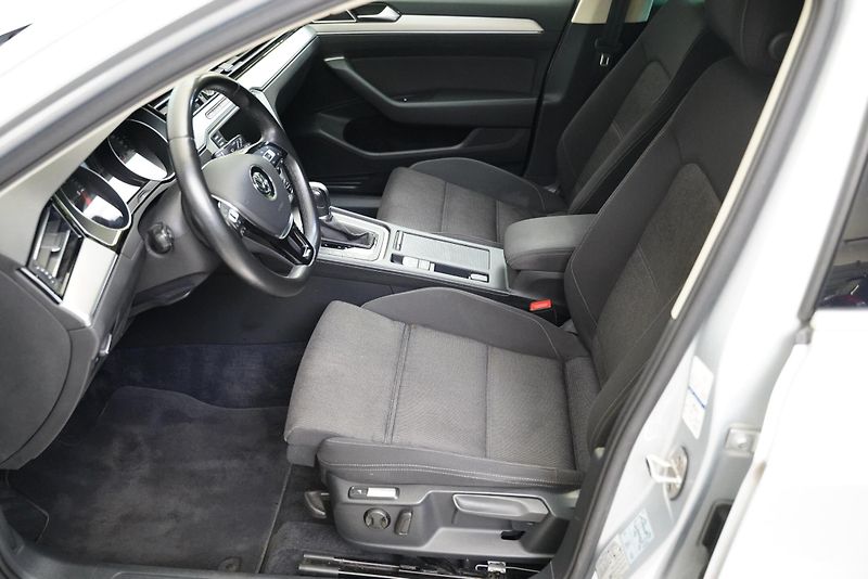 Volkswagen Passat - fotka 15 z 26
