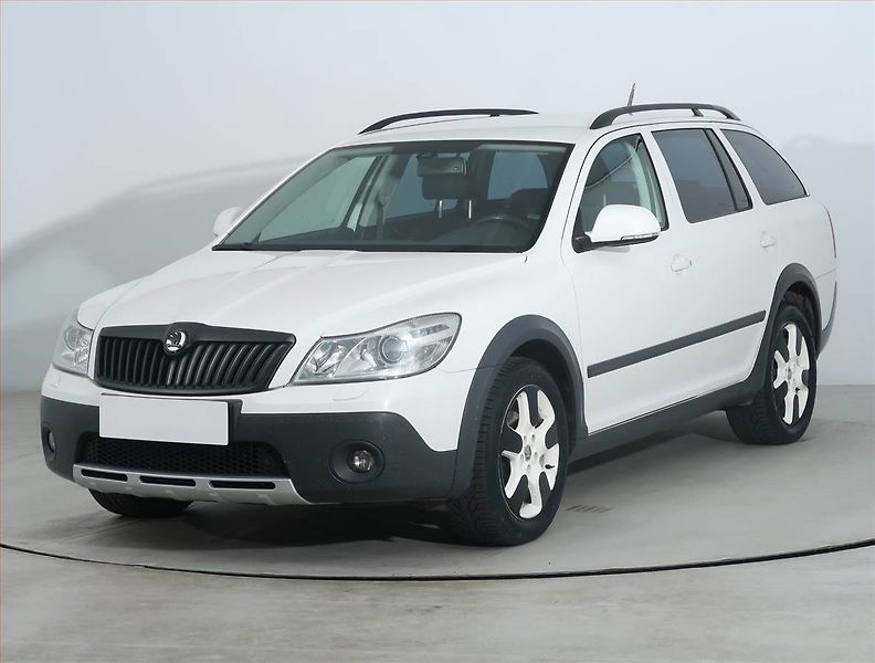 Škoda Octavia (2011) 2.0 TDI, 4X4, Automat - fotka 2 z 19