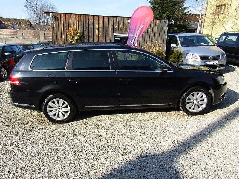 Volkswagen Passat (2011) 1.6 TDI 77kW - fotka 9 z 45