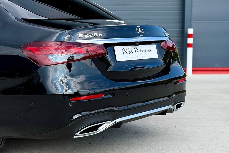 Mercedes-Benz Třídy E (2020) E 220d 4Matic AMG Line - fotka 19 z 112
