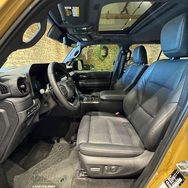 Toyota Land Cruiser (2025) 2.4 Turbo Hybrid i-FORCE MAX  - fotka 12 z 33