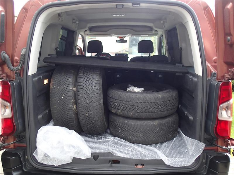 Peugeot Rifter 1,5 HDi, Active, ČR 2. Maj - fotka 35 z 35