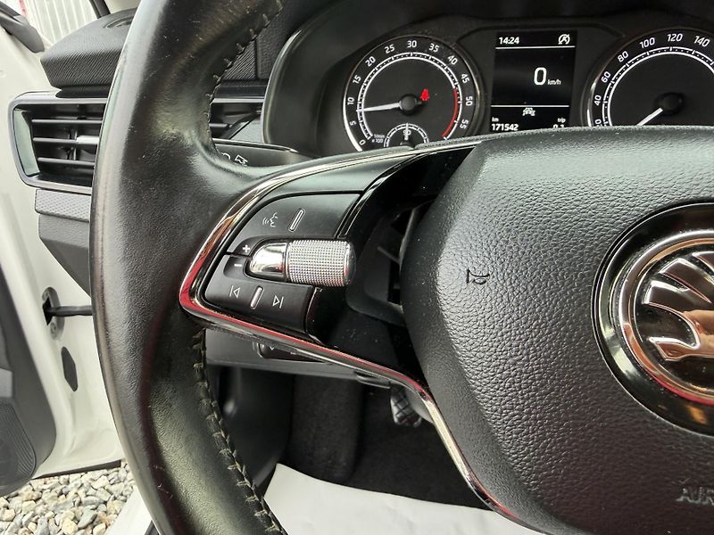 Škoda Scala 1.6TDi 115PS 6R STYLE LED STK! - fotka 144 z 153