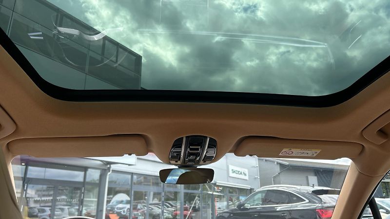 Porsche Panamera 4S Diesel 3956ccm  310kW 422PS - fotka 29 z 30