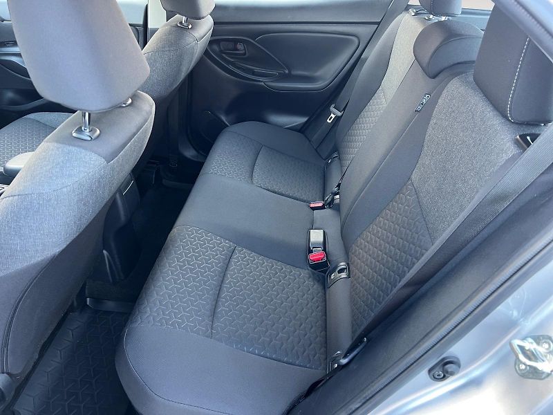 Toyota Yaris Cross (2023) HYBRID 1.5 85kW e-CVT C/T CZ  - fotka 13 z 21