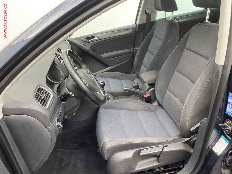 Volkswagen Golf (2012) 1.2 TSi, Style - fotka 9 z 17
