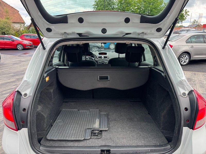 Renault Clio (2012) 1,2 55 KW Klima - fotka 20 z 28
