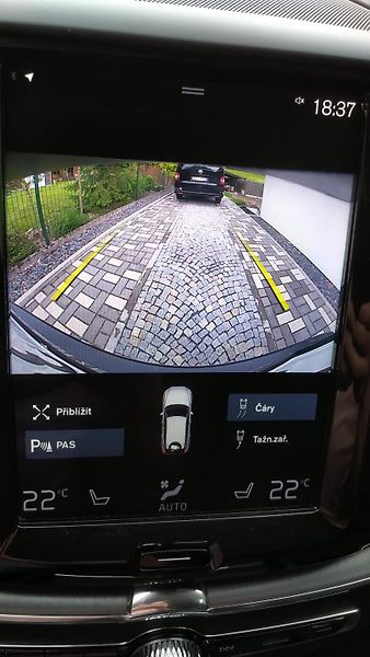 Volvo XC60 2,0 d - fotka 5 z 9