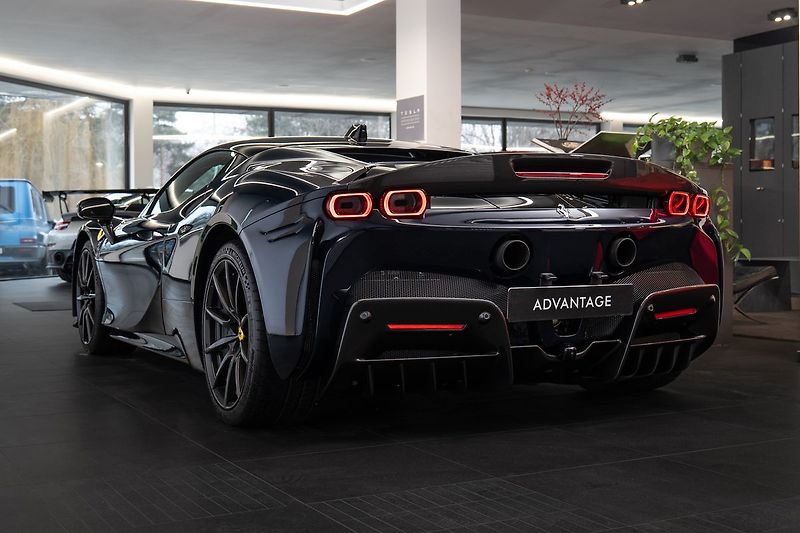 Ferrari SF90 Asseto Fiorano Karbo/JBL - fotka 4 z 26