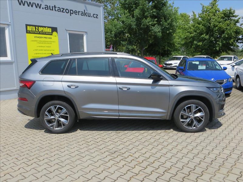 Škoda Kodiaq 2,0 TDI Sportline DSG Matrix - fotka 12 z 34