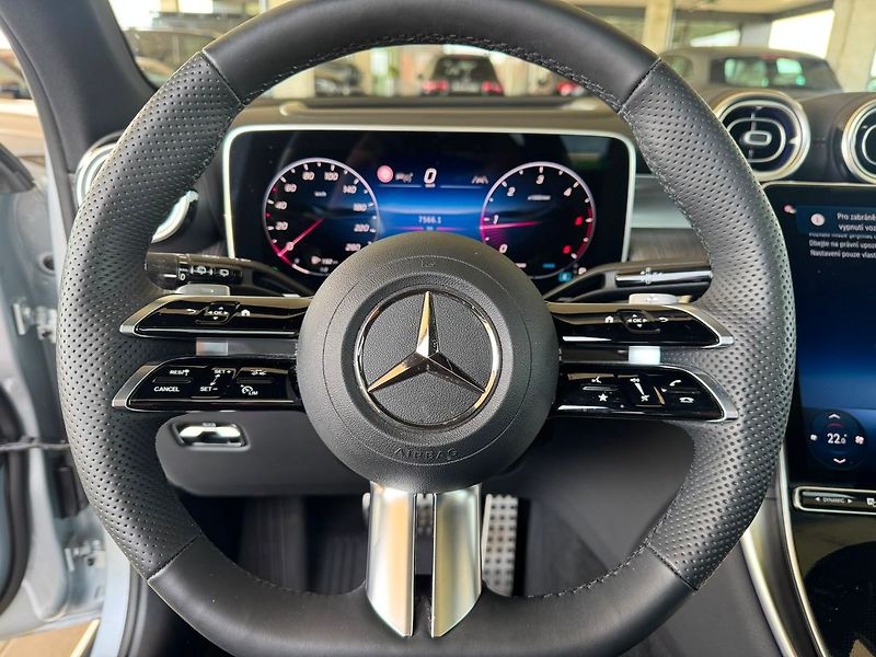 Mercedes-Benz GLC 450d 4MATIC - fotka 14 z 20