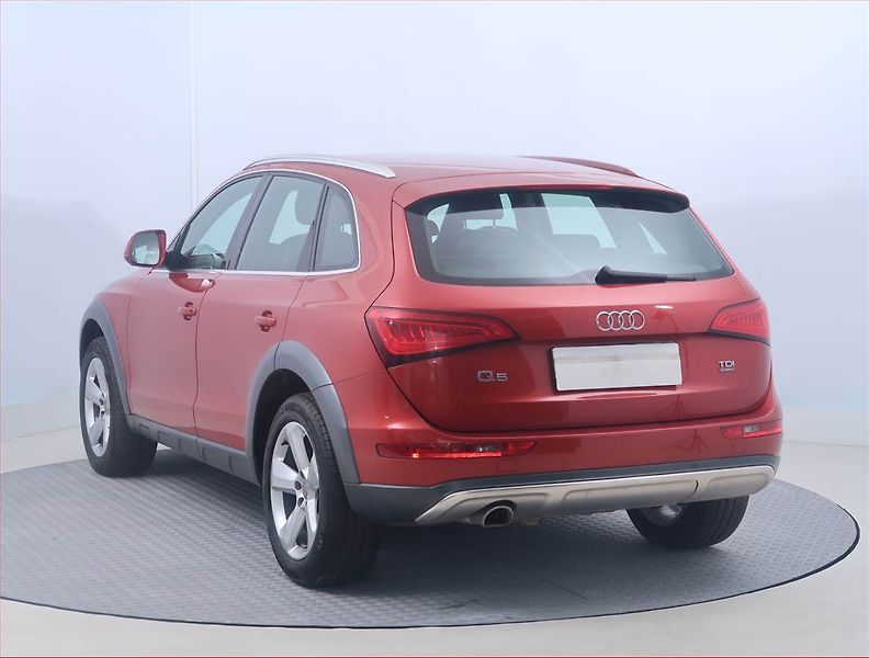 Audi Q5 (2013) S line 2.0 TDI, 4X4, Automat - fotka 4 z 15