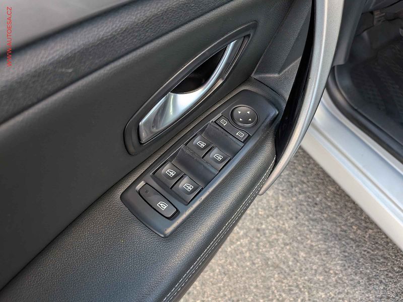 Renault Laguna (2012) 1.5dCi, 2.maj,ČR, AC, TZ - fotka 11 z 16