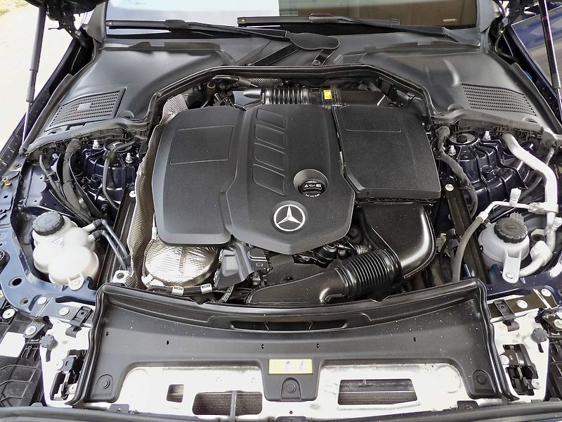 Mercedes-Benz Třídy C 220d A/T 9°LED Virtual Tažné - fotka 31 z 37