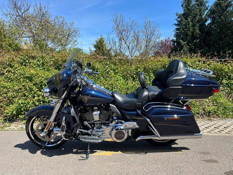 Harley-Davidson FLHTKSE ULTRA LIMITED CVO (2018) FLHTKSE ANV ULTRA LIMITED CVO - fotka 6 z 19