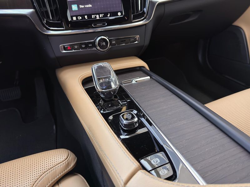 Volvo V90 CrossCountry B5 AWD //POLESTAR - fotka 26 z 45