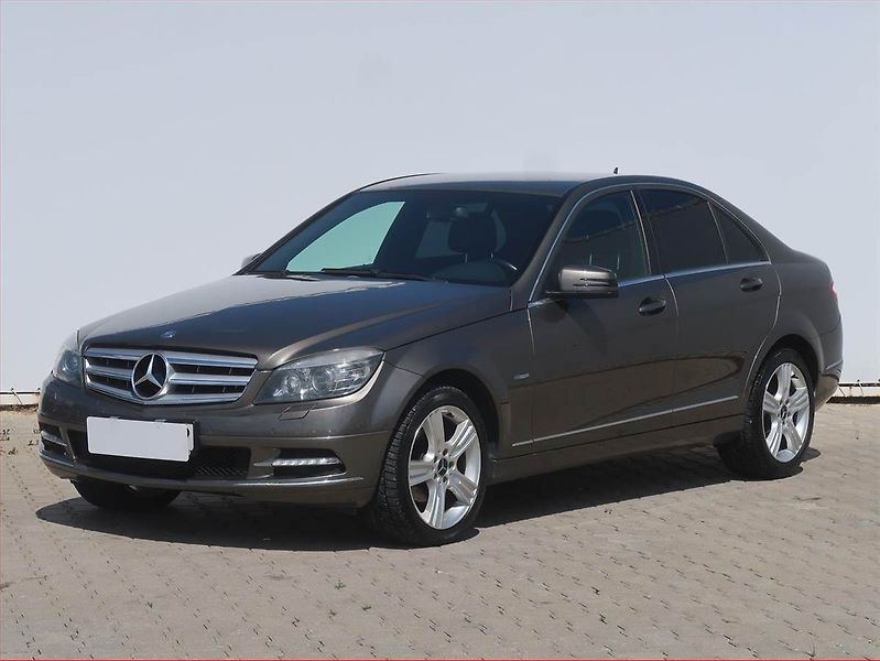 Mercedes-Benz Třídy C (2010) C 180, Automat, Xenony - fotka 2 z 17