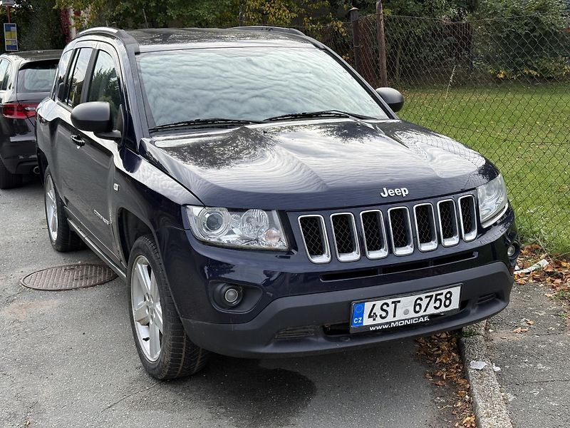 Jeep Compass (2013) 2.2 CRDi 120kw 2013-nepojízdné - fotka 2 z 10