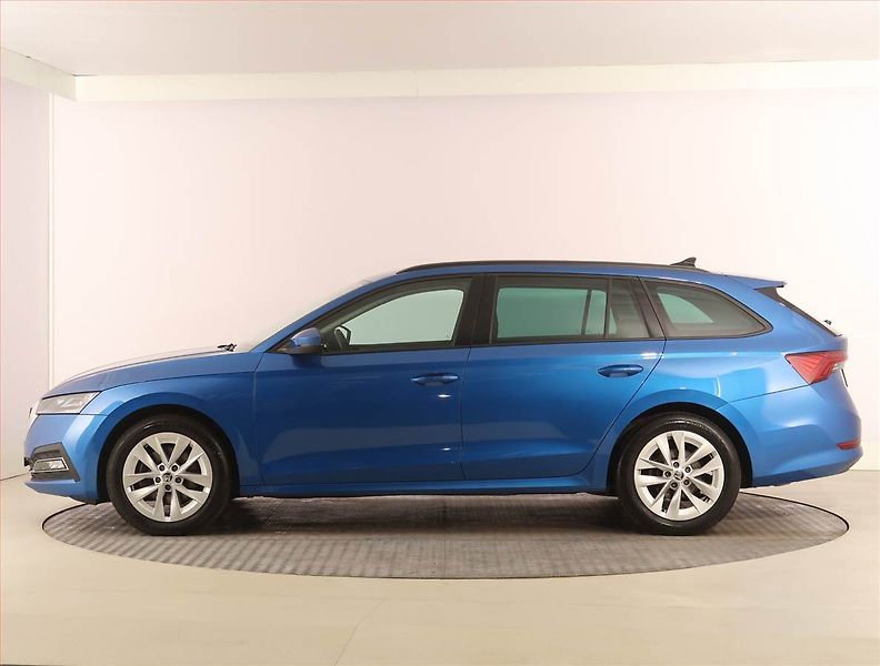 Škoda Octavia (2022) Style 2.0 TSI - fotka 3 z 24