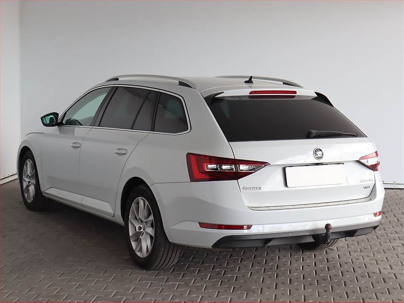 Škoda Superb (2018) 2.0 TDI, 4X4, Automat - fotka 4 z 23