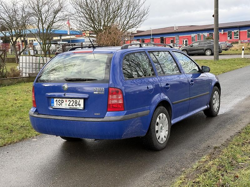 Škoda Octavia (2010) Combi Tour 1.9 TDi 74kw (2010) - fotka 5 z 14